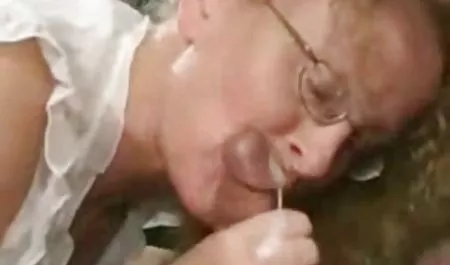 Kleine die besten deutschen erotikfilme Meise asiatische Babe auf gefickt