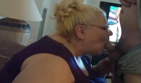 Vollbusige gratis deutsche erotikfilme Brünette Dildo Anal