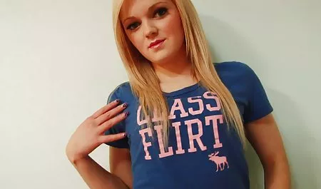 Geile blonde Milf nimmt kostenlose erotikfilme in deutscher sprache einen Schwanz in den Arsch